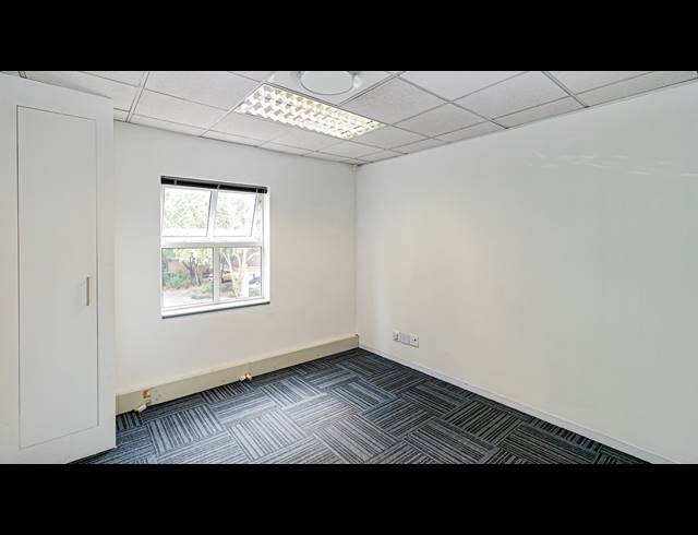 127M² OFFICE TO LET IN FERNDALE
